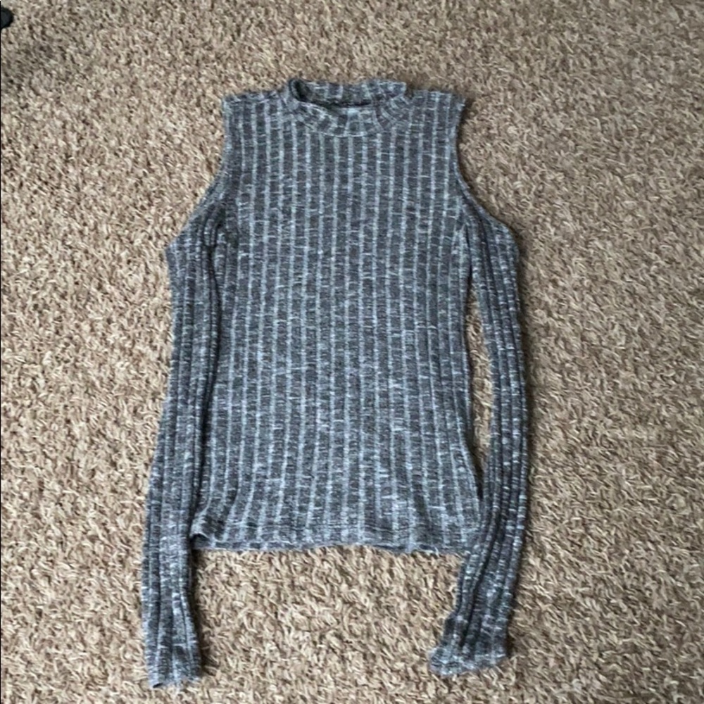 Shoulder cut out sweater